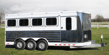 Sunlite 725 - Painted Aluminum Slant Load Horse Trailer