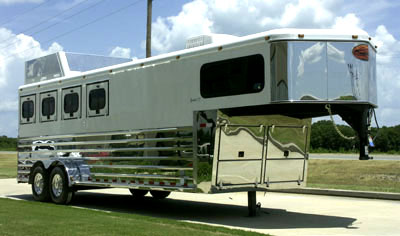 Sunlite 727 - Painted Aluminum Slant Load Gooseneck Horse Trailer