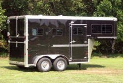 Sunlite 728 - Painted Aluminum Slant Load Gooseneck Horse Trailer