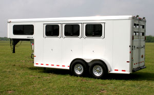 Sunlite 730 - Painted Aluminum Slant Load Gooseneck Horse Trailer
