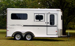 Sunlite 737 - Painted Aluminum Straight Load Horse Trailer