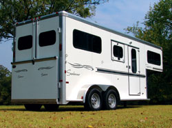 Sunlite 737 - Painted Aluminum Straight Load Gooseneck Horse Trailer
