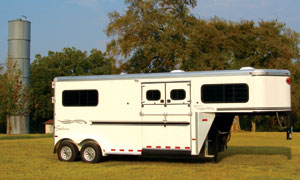Sunlite 777 SR - Painted Aluminum Straight Load Gooseneck Horse Trailer